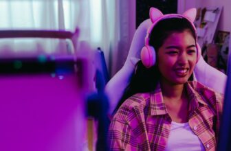 How Can Gaming Headphones Enhance Your Communication in Multiplayer Games?